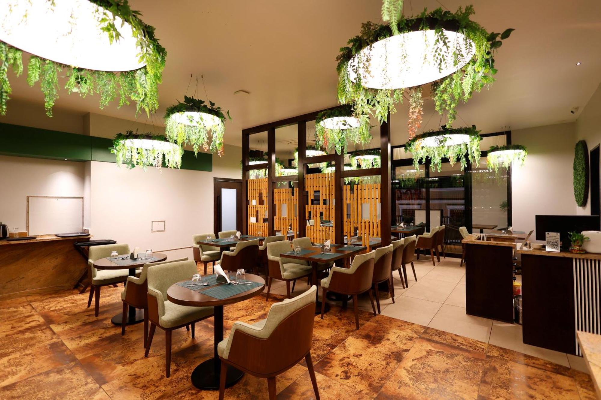 Quality Inn City Centre Varanasi Exterior foto