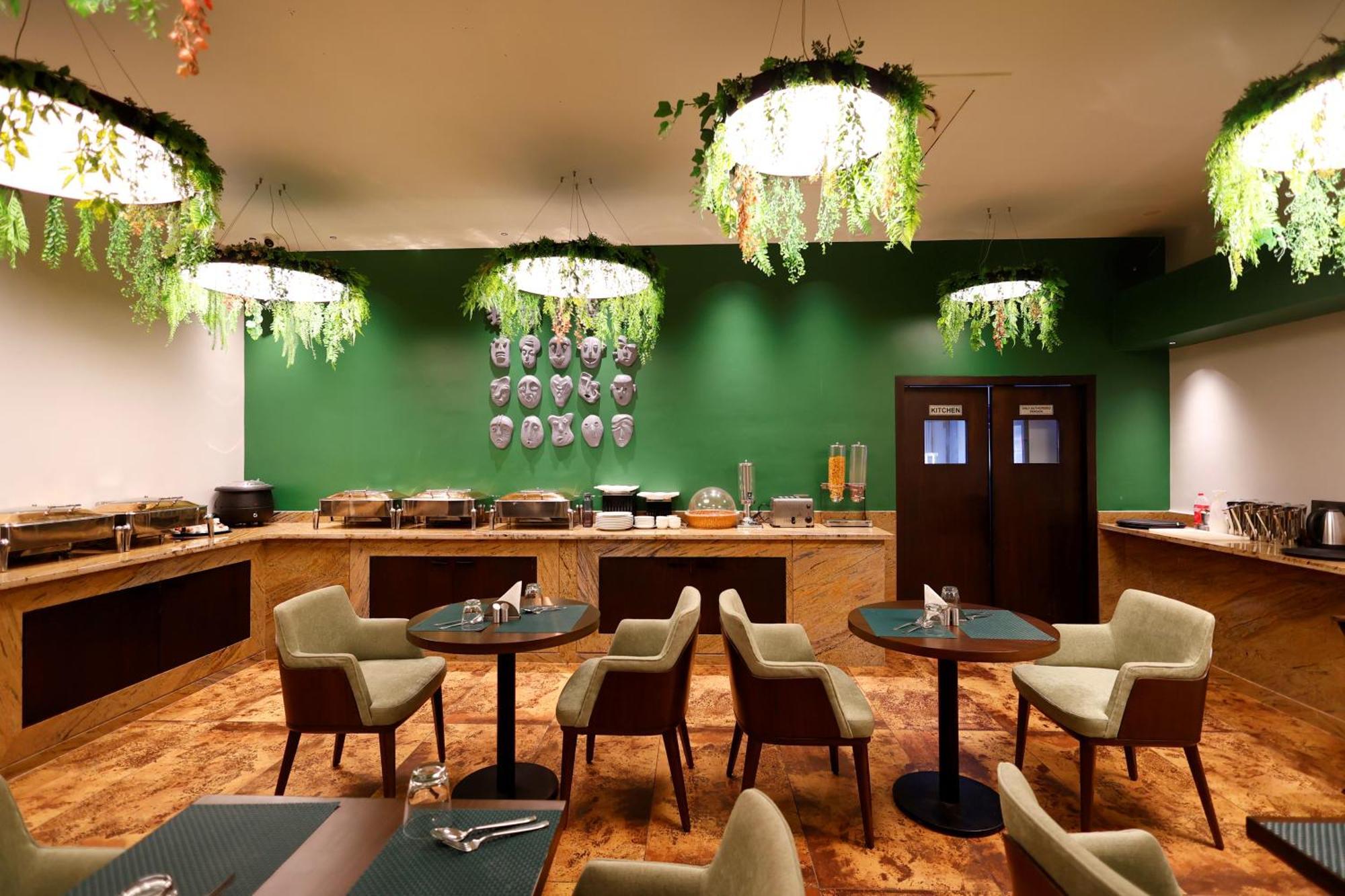 Quality Inn City Centre Varanasi Exterior foto