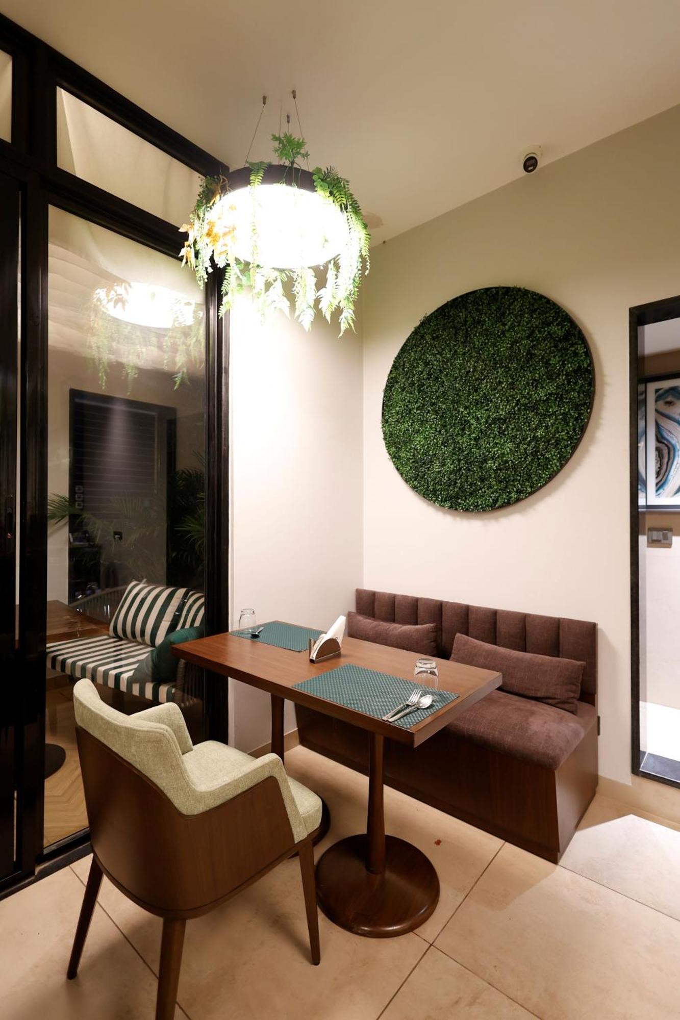 Quality Inn City Centre Varanasi Exterior foto