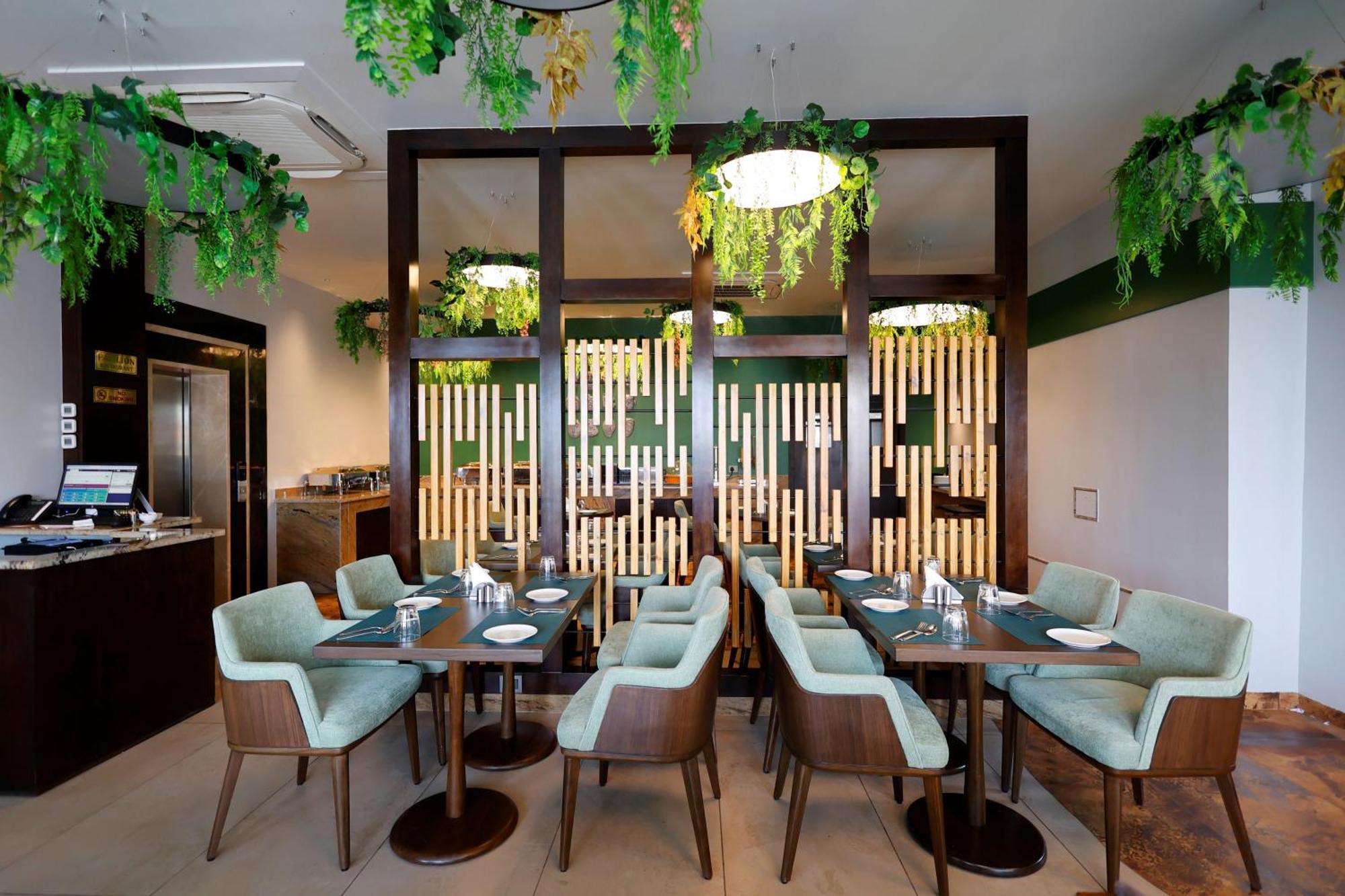 Quality Inn City Centre Varanasi Exterior foto